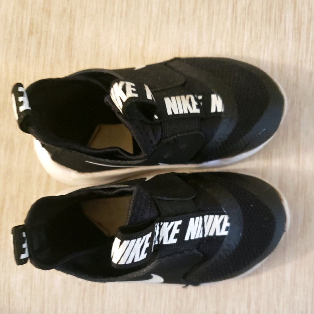 TODDLER NIKES SHOES